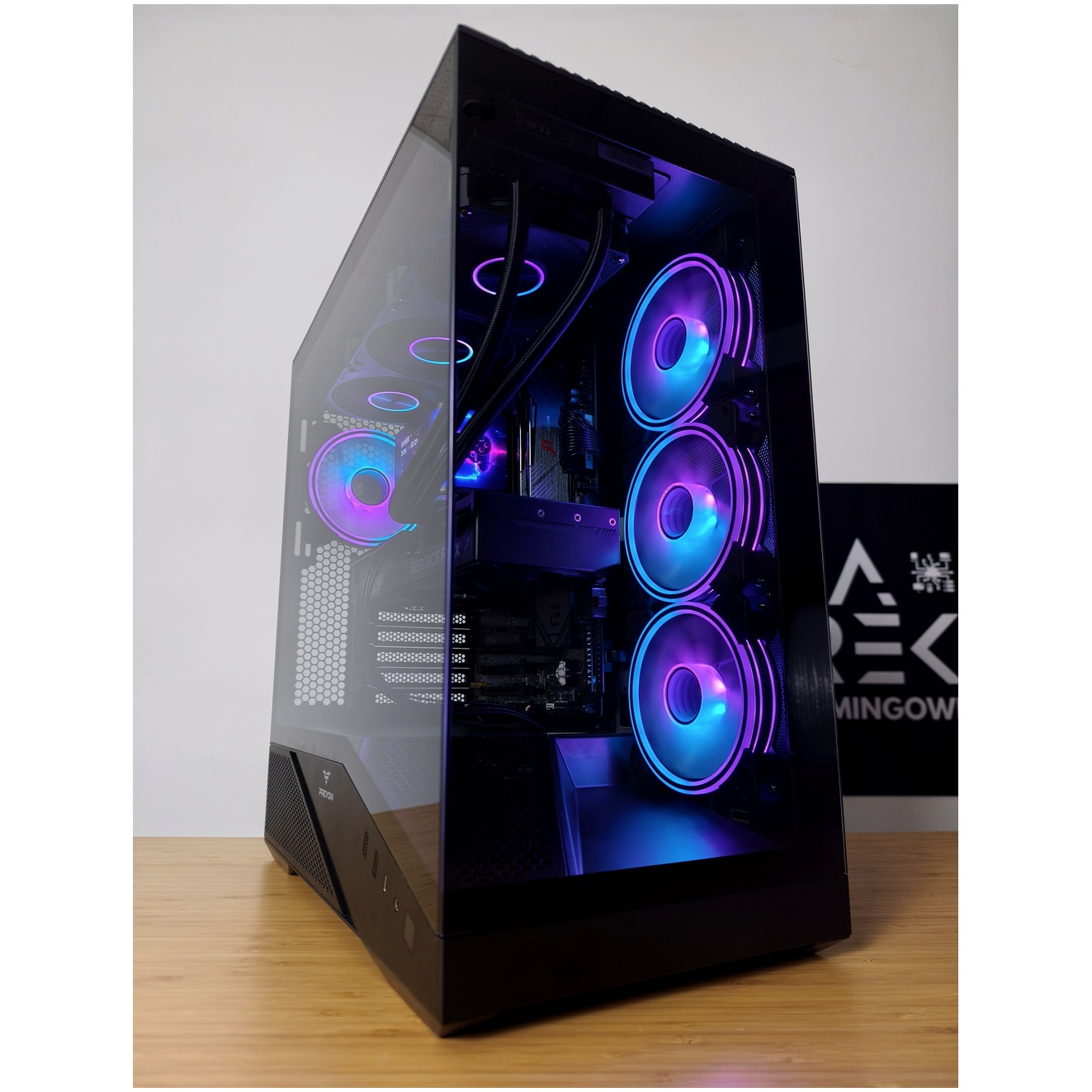 Komputer ZEUS (9800X3D / 32GB DDR5 / RTX 5080 / SEAR) - obrazek 2